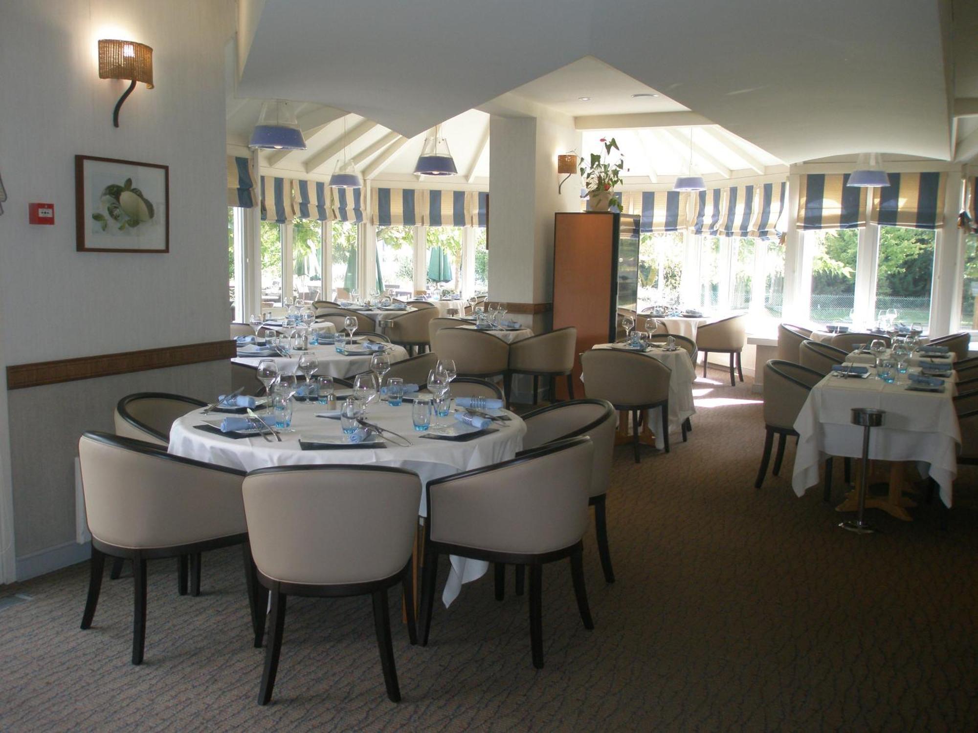 Hotel Restaurant Le Rive Gauche Joigny Esterno foto